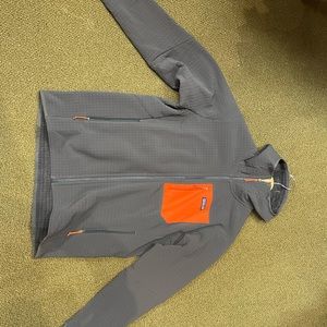 NEW Patagonia mens R2 Techface Hoody size large